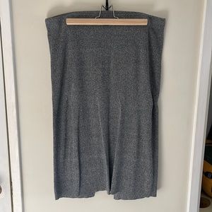 Stretchy midi skirt in heather grey